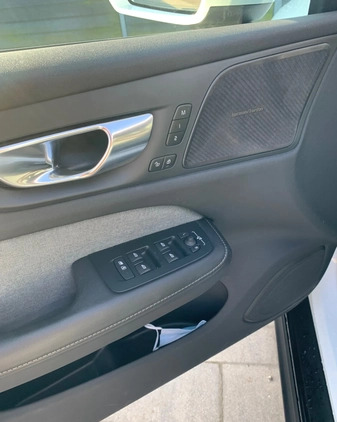 Volvo V60 cena 179000 przebieg: 64200, rok produkcji 2021 z Pelplin małe 121